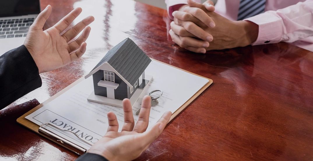 vintage-style-people-working-office-with-computers 1 (2)